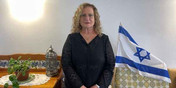 לקום אל החיים